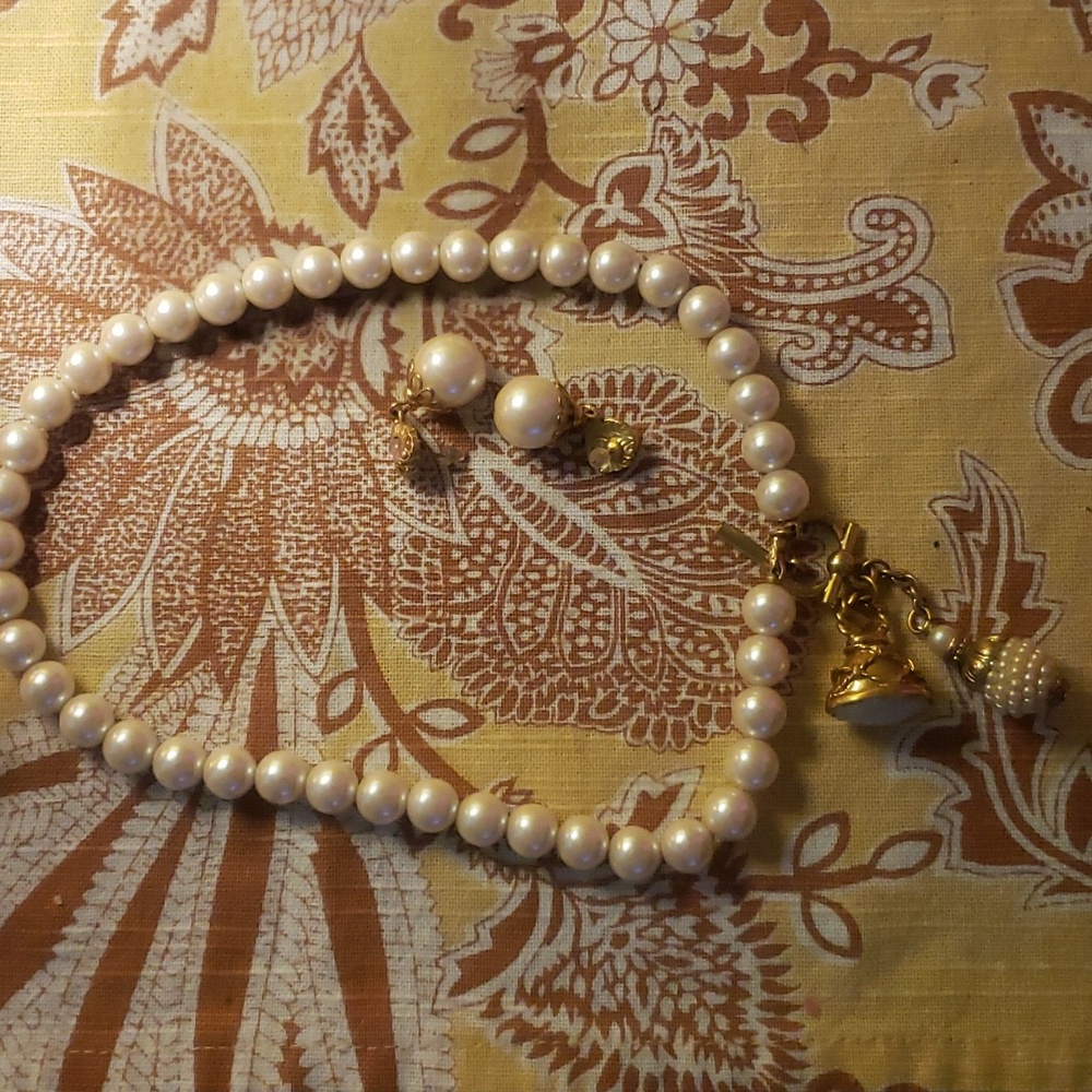 Necklace and earrings